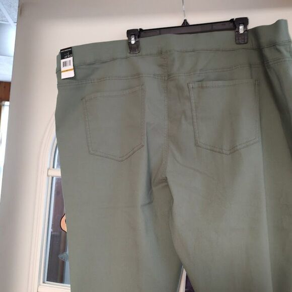 New Erika Joey Twill Slit Hem Pull On Capri Sea Spray Size Women's 3X - Picture 2 of 2